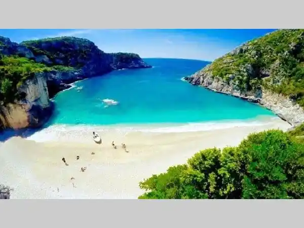 1-albanian-riviera-beach.webp