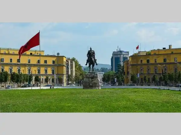 1-skanderbeg-square-tirana-albania.webp